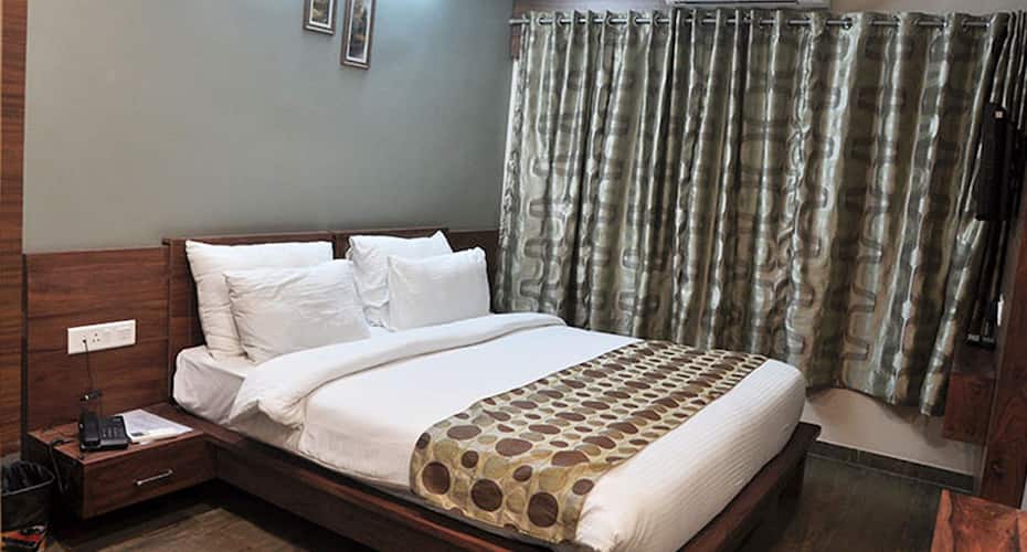 Hotel Blue Bells, Valsad 2